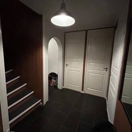 Charming 3-bedroom 2-floor For Rent In A Relaxing Neighborhood Close To 2025 Wc 아파트 트론헤임